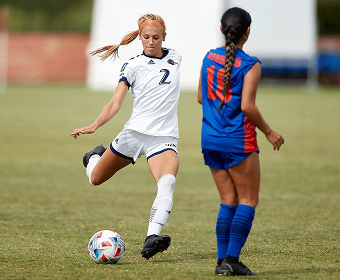 Soccer player dedicates time to helping others achieve their full potential