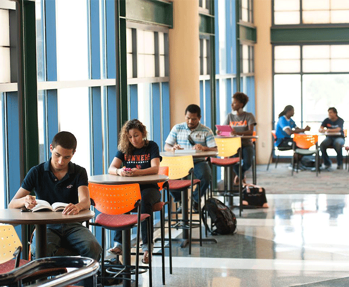 New UTSA program helps international students sharpen English skills, earn college credit