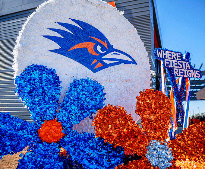 Bird watching: Where to spot UTSA Roadrunners during Fiesta parades