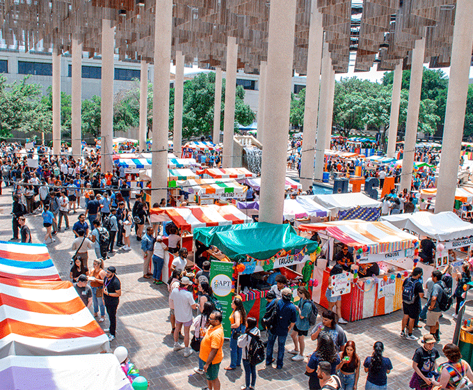 Día en la Sombrilla brings Fiesta spirit to UTSA today