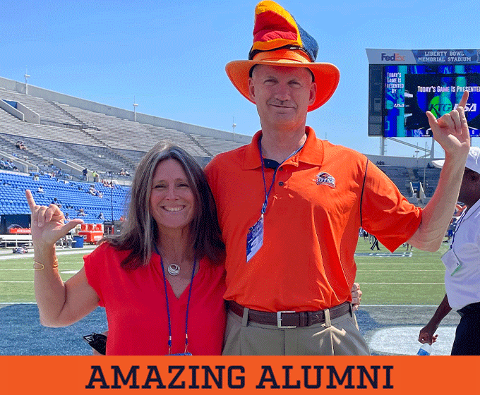 Jennifer Spencer ’93 and her husband, David, are making UTSA and San Antonio a bold destination
