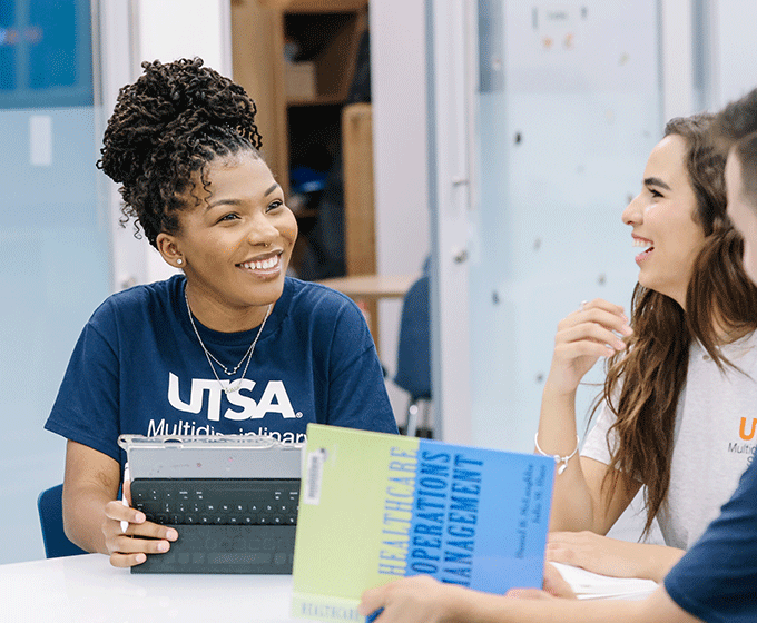 UTSA welcomes students to campus for spring semester classes