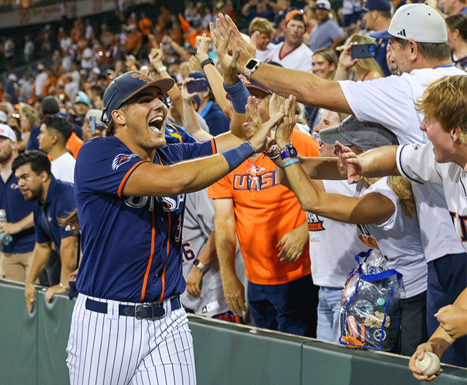 UTSA Baseball takes down No. 2 Texas, wins Austin Regional Championship