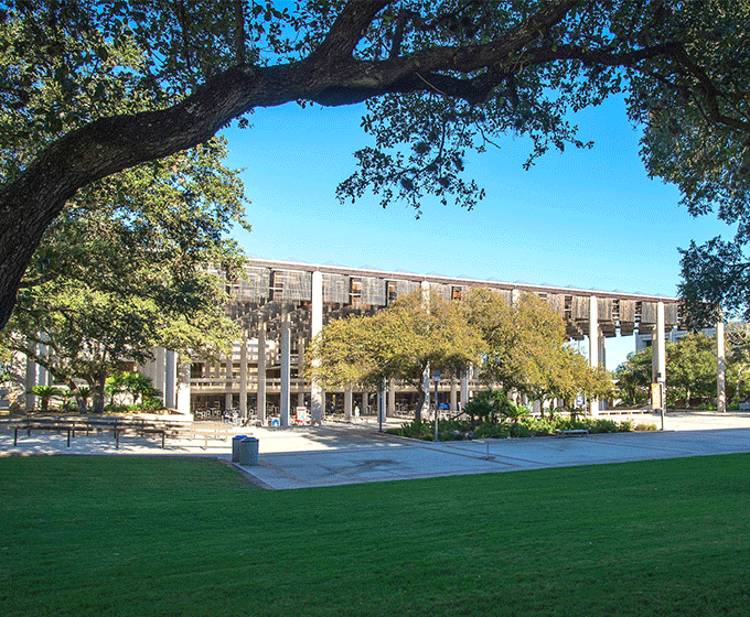 UTSA community comes together in reflection following Hill Country flooding disaster