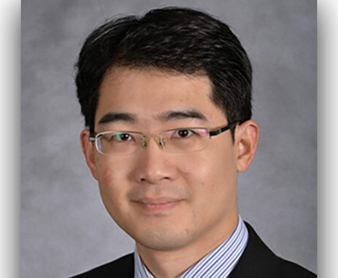 UTSA marketing researcher studies peer influence in the workplace