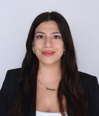 Ari Castaneda photo